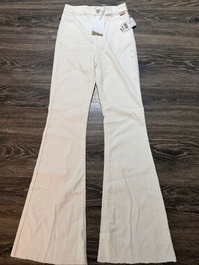 Cello White Flared High-Rise Jeans. Size 3 women’s